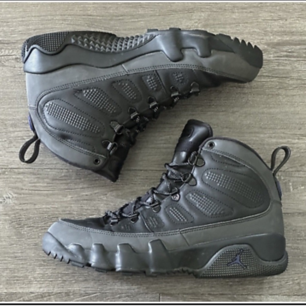 Nike Black High-Top Athletic Shoes